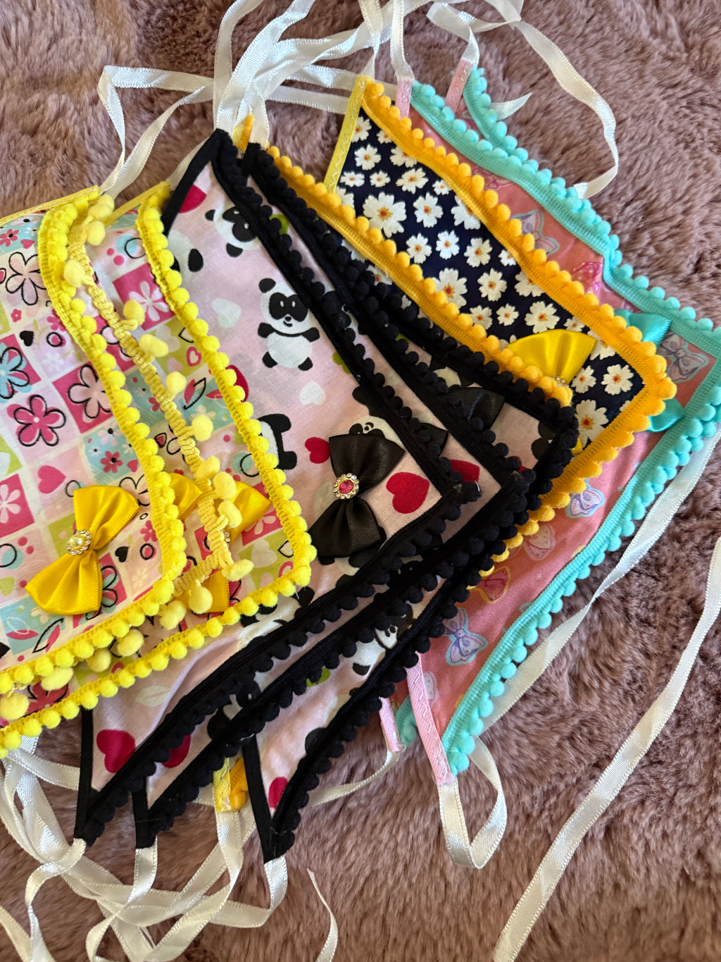 Bandana with trim