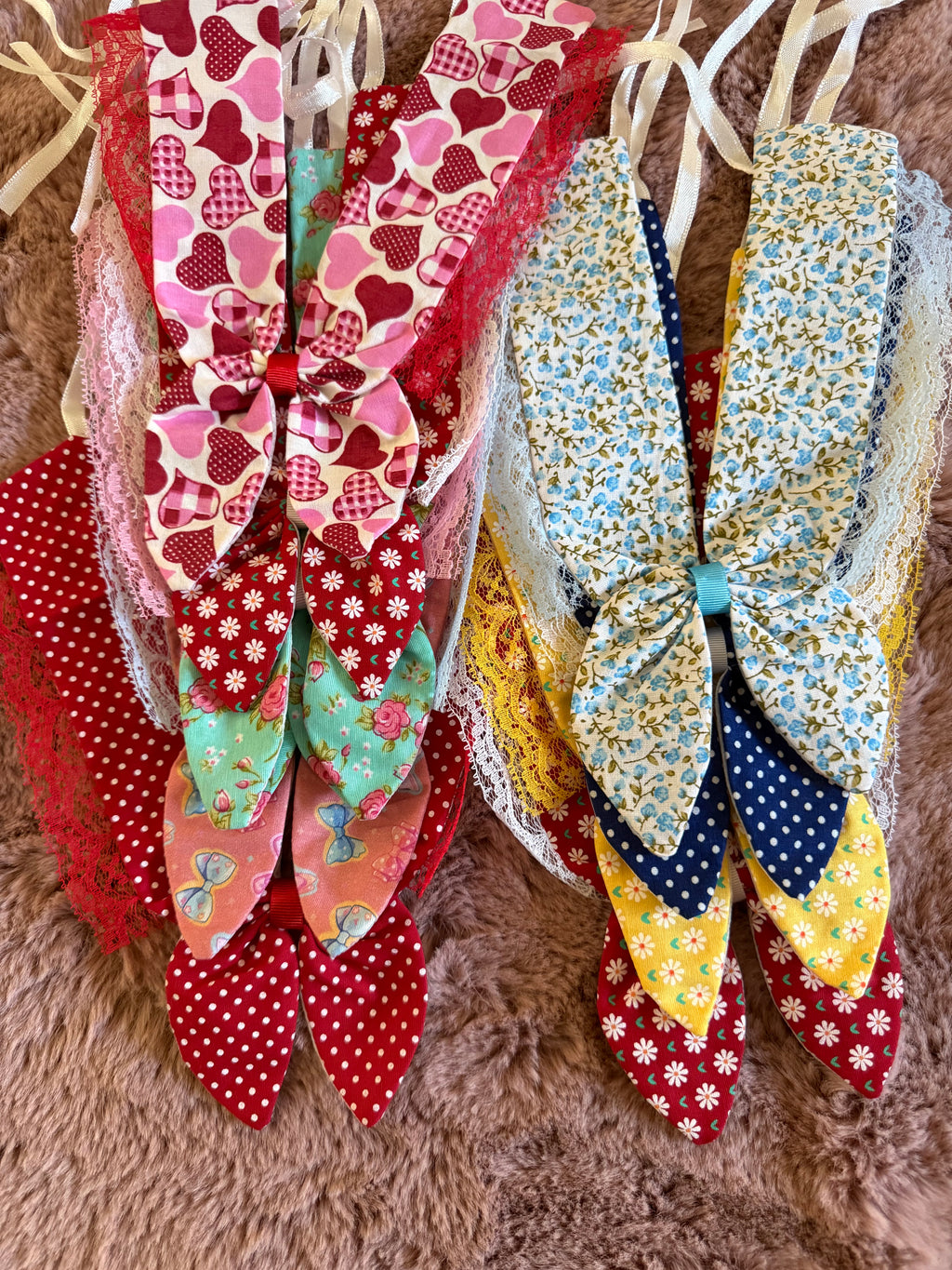 Lace neckwear for girls