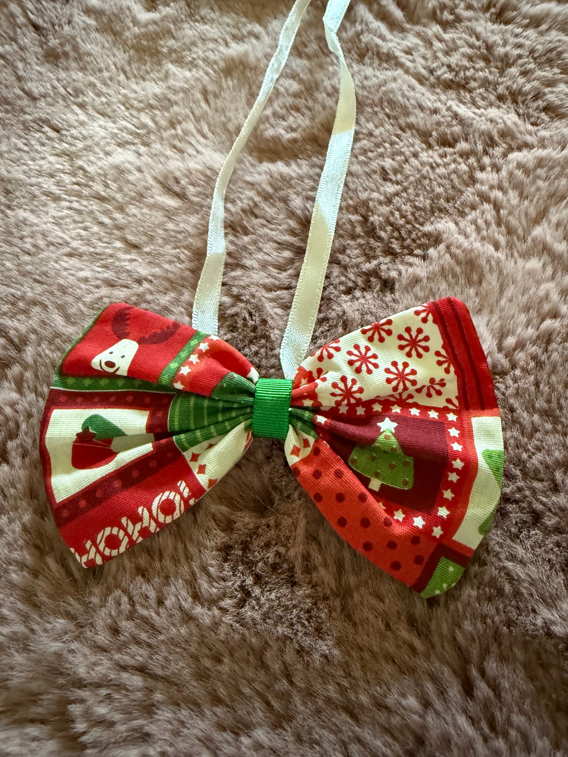 Christmas Dog Bow Tie – Festive Adjustable Pet Collar