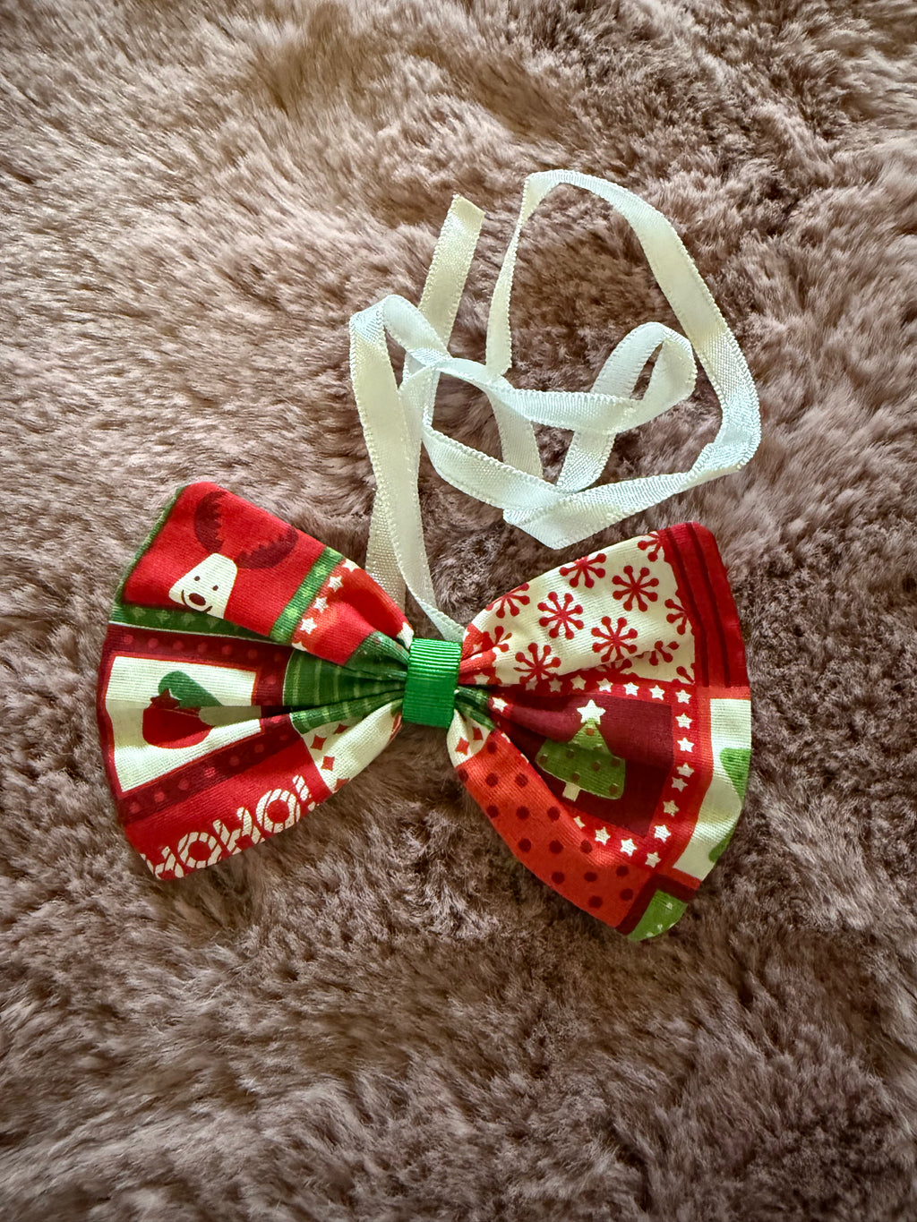 Christmas Dog Bow Tie – Festive Adjustable Pet Collar