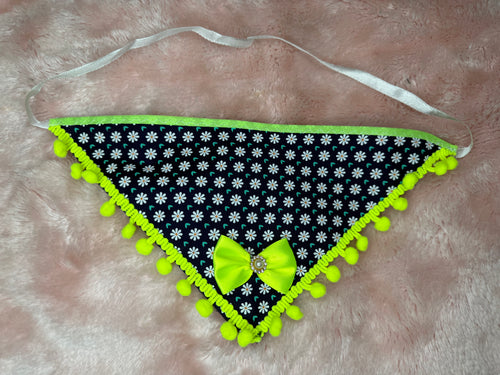 Bandana with trim