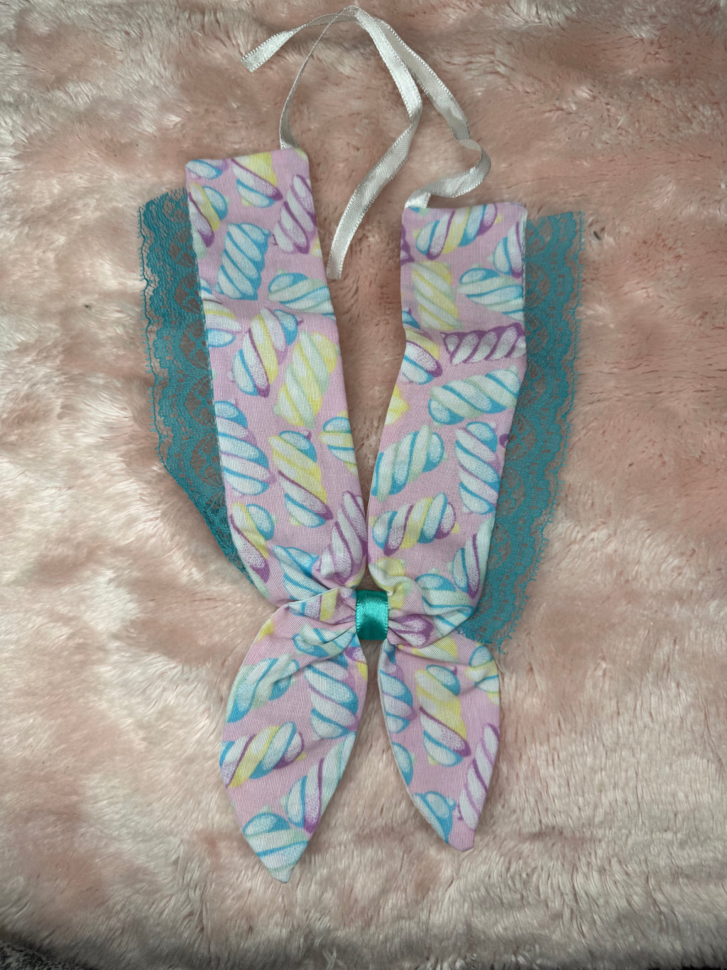 Lace neckwear for girls