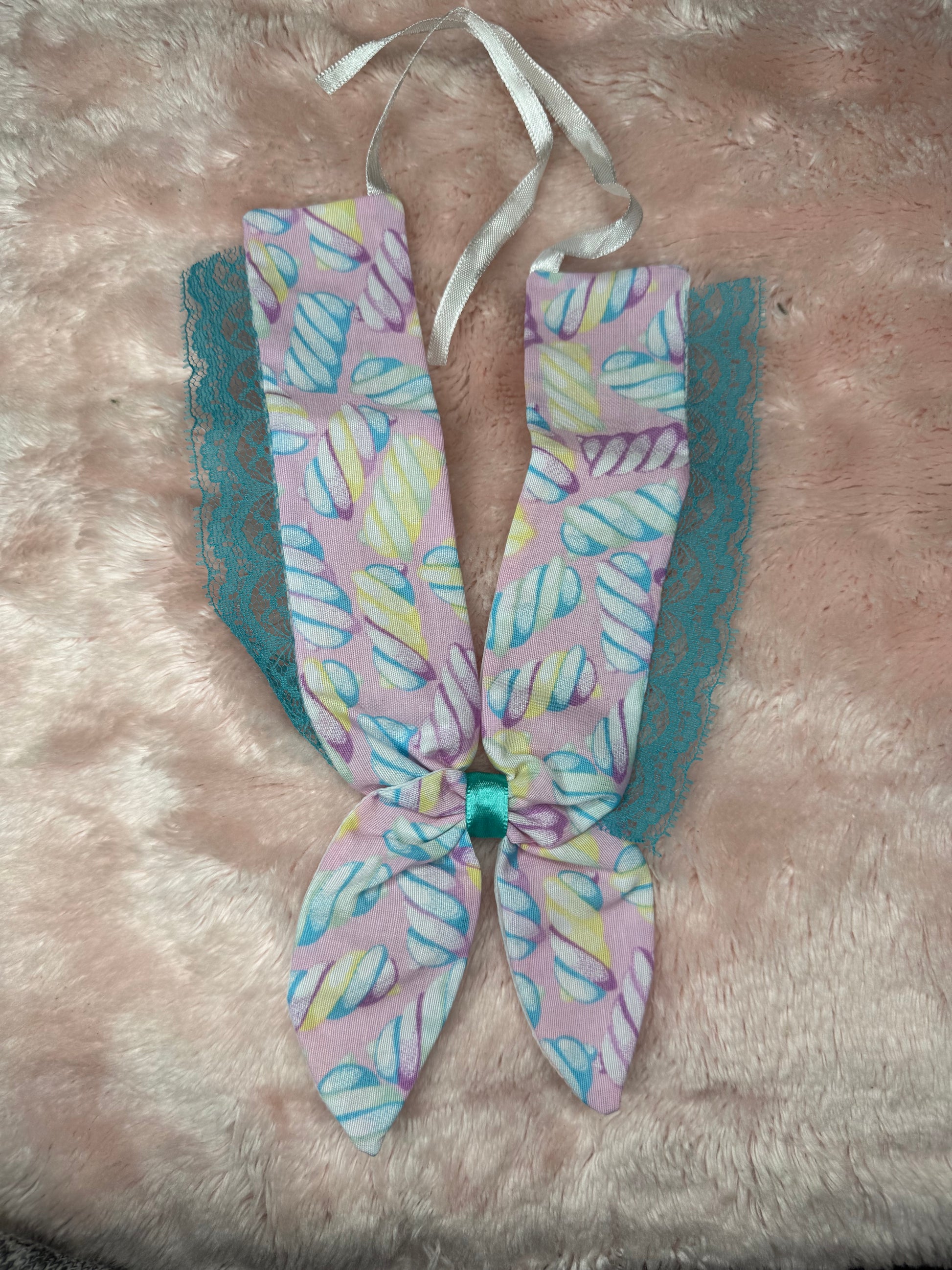 Lace neckwear for girls